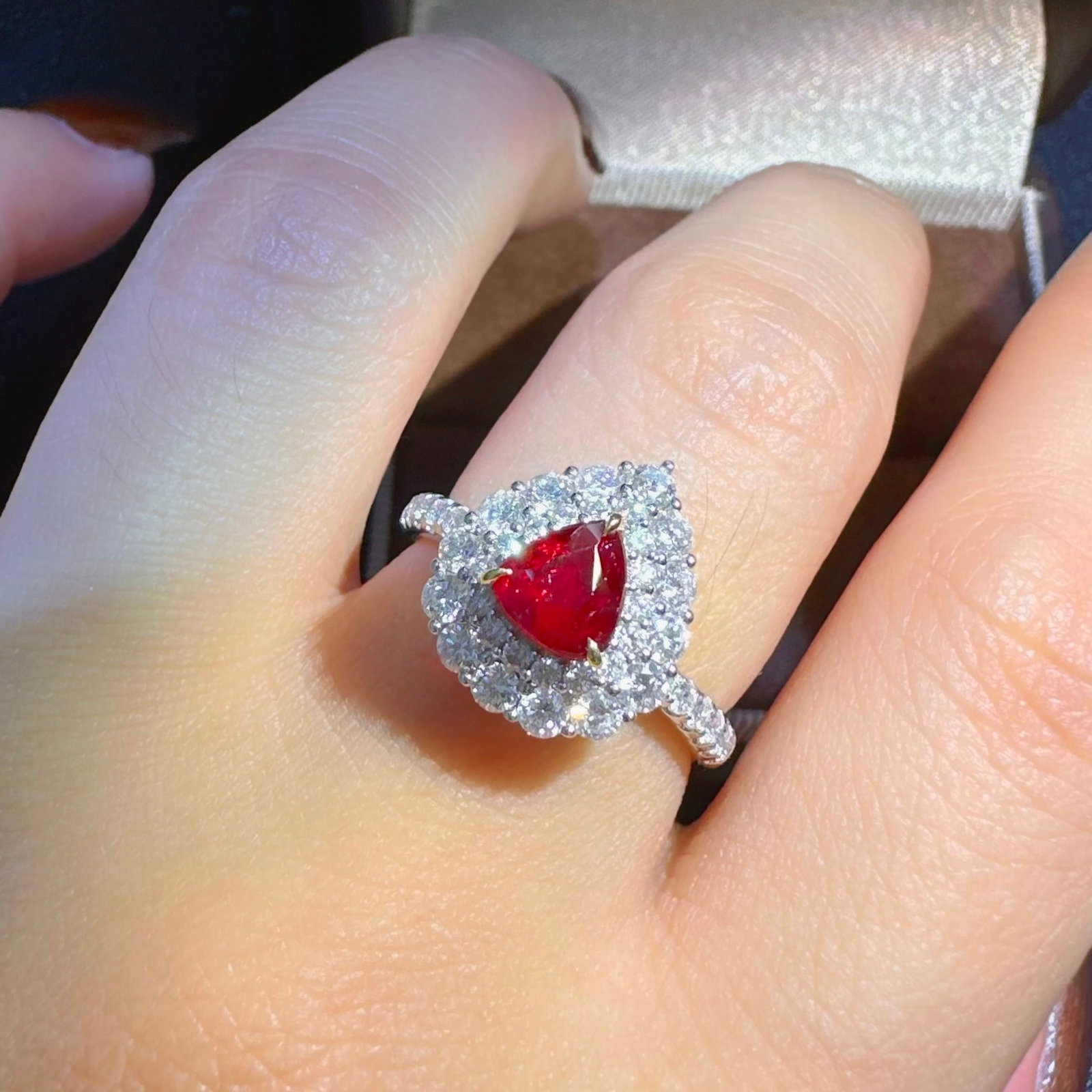 14k Gold 1.83 Ctw Natural Ruby & Diamond Ring - 4