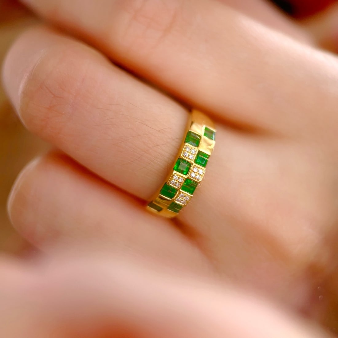 14k Gold 0.8 Ct Natural Emerald & Diamond Ring - 6
