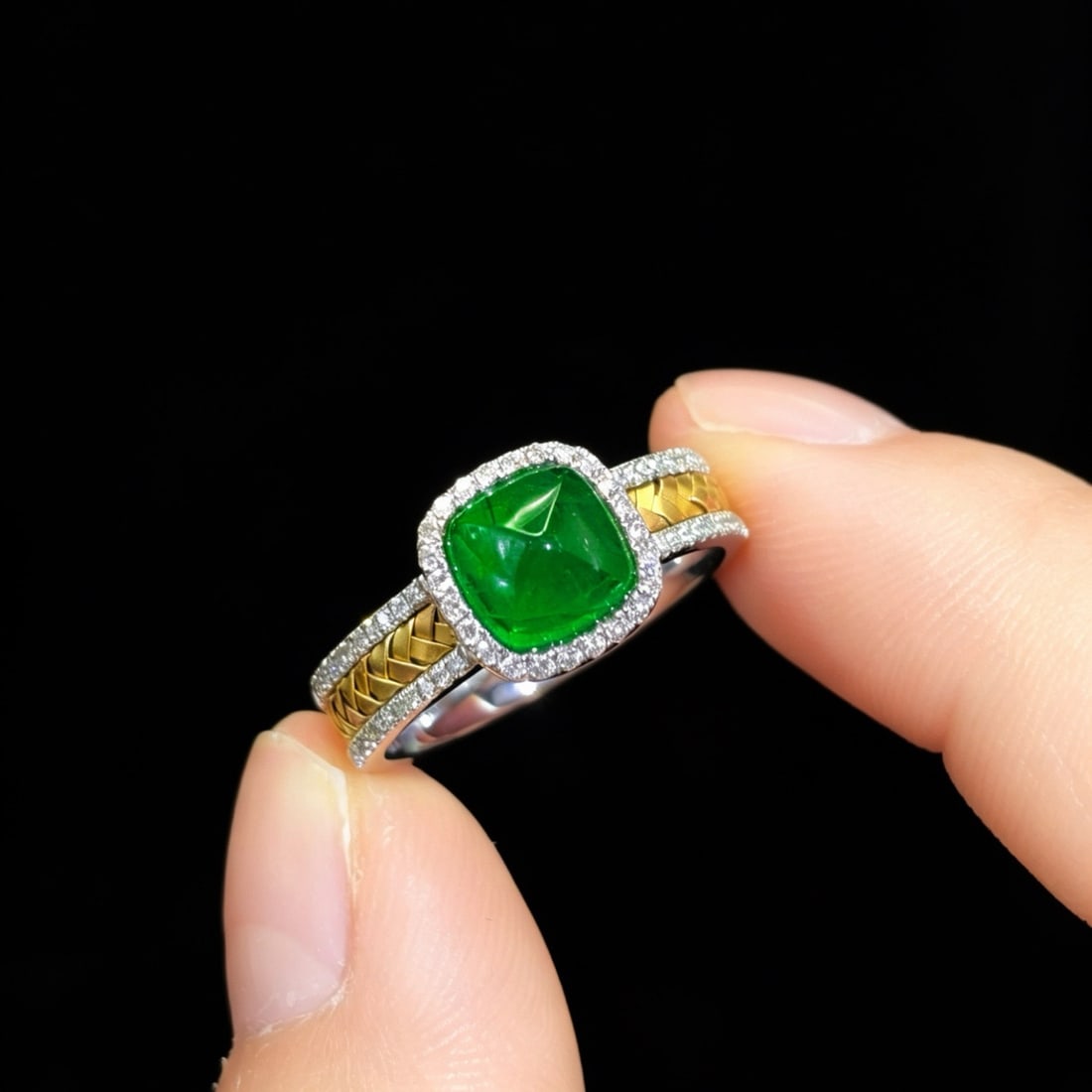 14k Gold 1.96 Ctw Vivid Green Natural Emerald & Diamond Ring - 2
