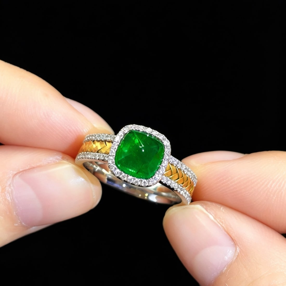 14k Gold 1.96 Ctw Vivid Green Natural Emerald & Diamond Ring - 3