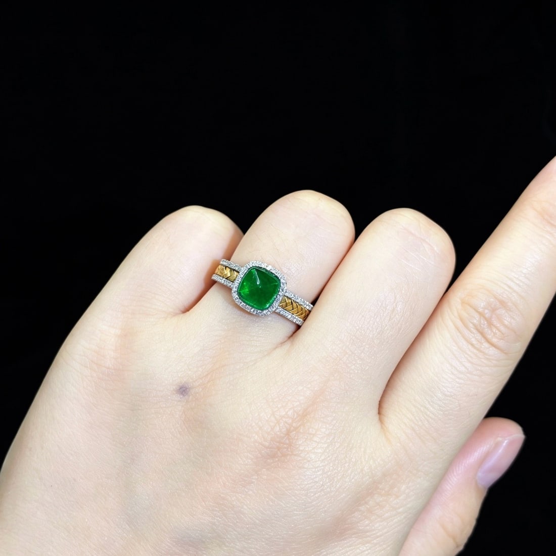 14k Gold 1.96 Ctw Vivid Green Natural Emerald & Diamond Ring - 6