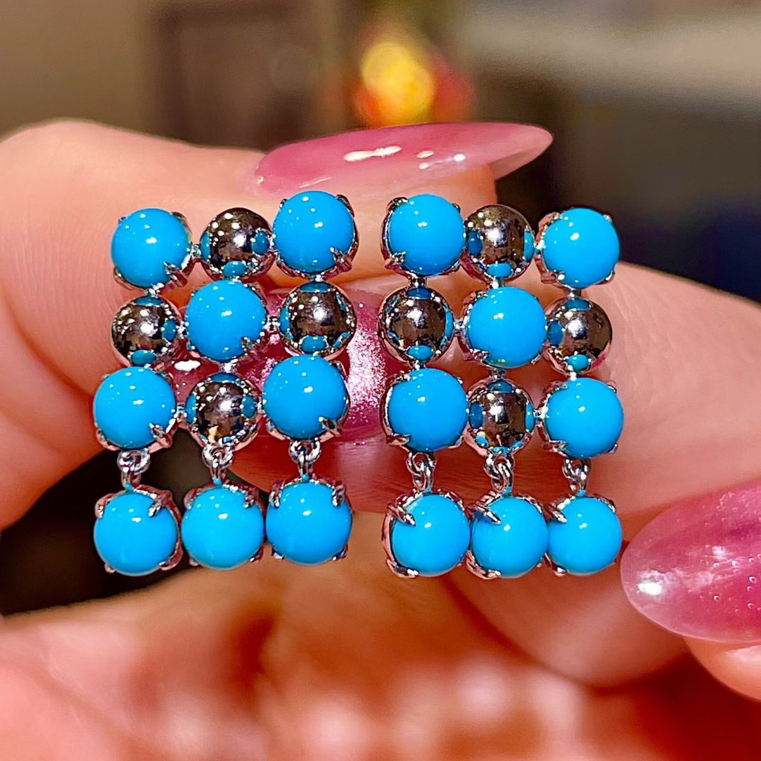 14k Gold 4.86 Ct Natural Blue Turquoise Earrings: Ref:231174184 // gold content:14k gold // main gemstone:blue turquoise // shape:round // carat weight:4. 86ct // color:blue // treatment:natural // cut grade:g // High Estimate: 6300 Condition: New