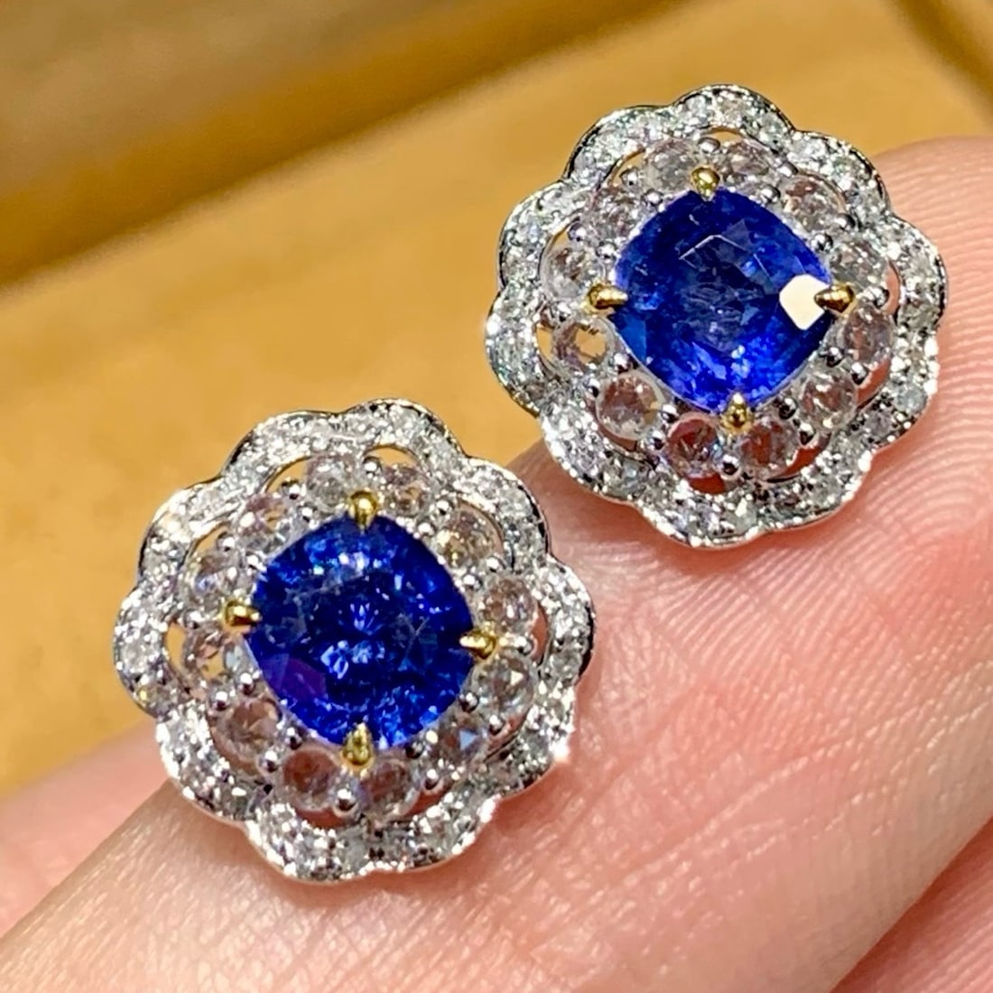 14k Gold 1 Ct Natural Blue Turquoise & Diamond & Sapphire Earrings - 4