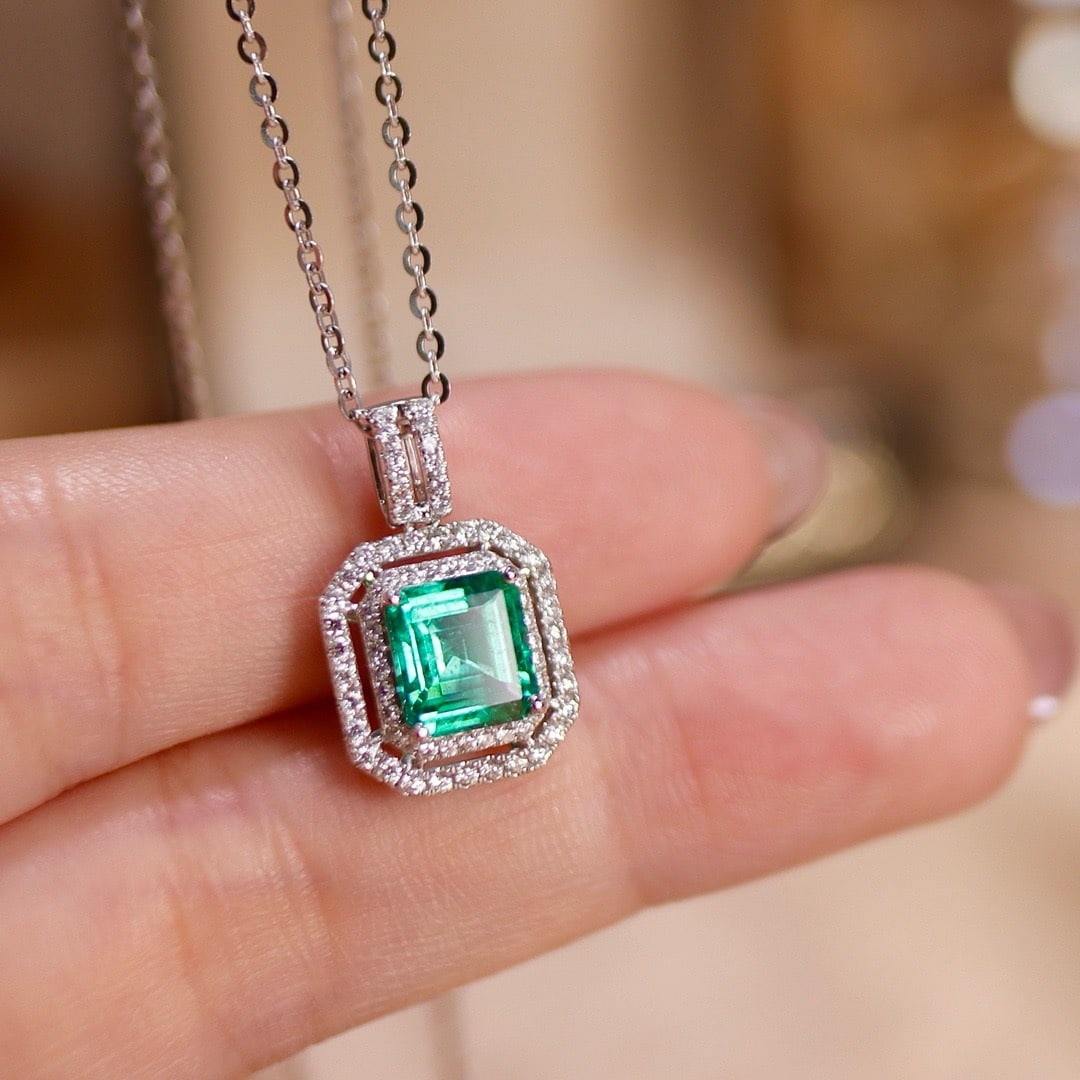 14k Gold 2.11 Ctw Natural Emerald & Diamond Necklace - 2