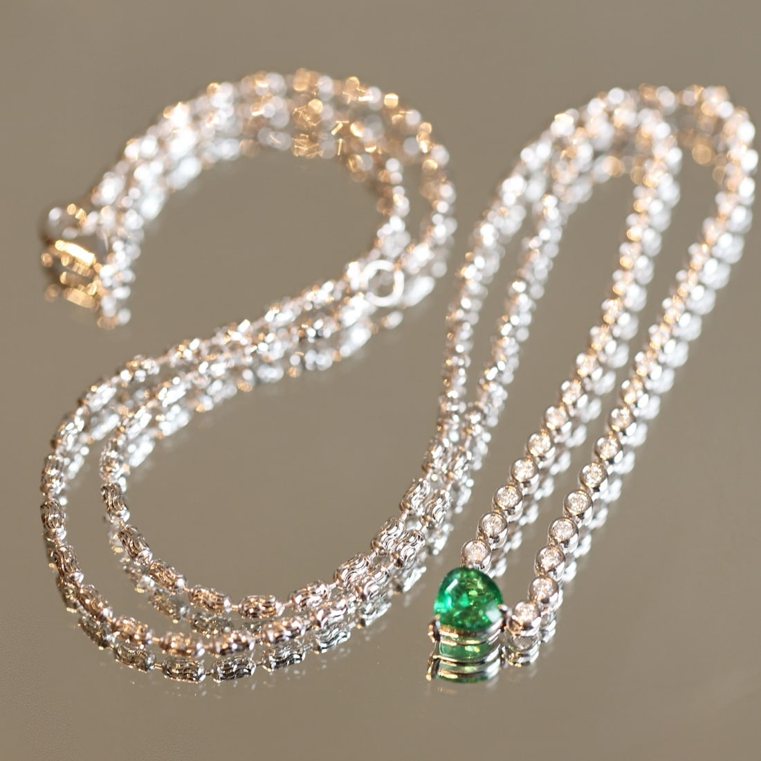 14k Gold 1.31 Ctw Natural Emerald & Diamond Necklace - 8