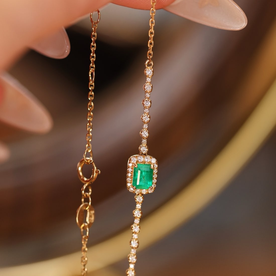 14k Gold 0.71 Ctw Natural Emerald & Diamond Bracelet: Ref:231174208 // gold content:14k gold // main gemstone:emerald // shape:octagonal // carat weight:0. 5ct // color:green // treatment:natural // // adjacent gemstone 2 : diamond // shape:round //
