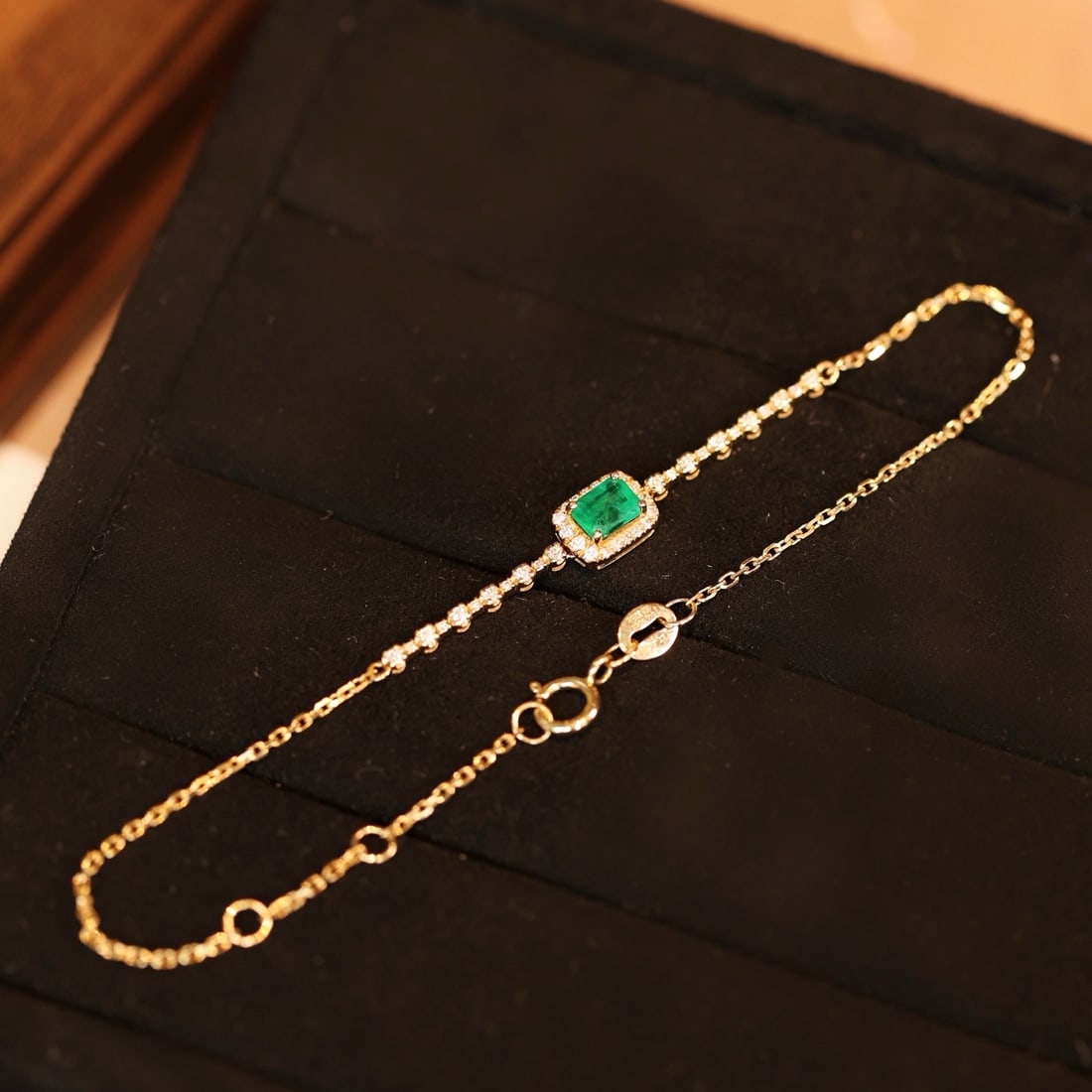 14k Gold 0.71 Ctw Natural Emerald & Diamond Bracelet - 2