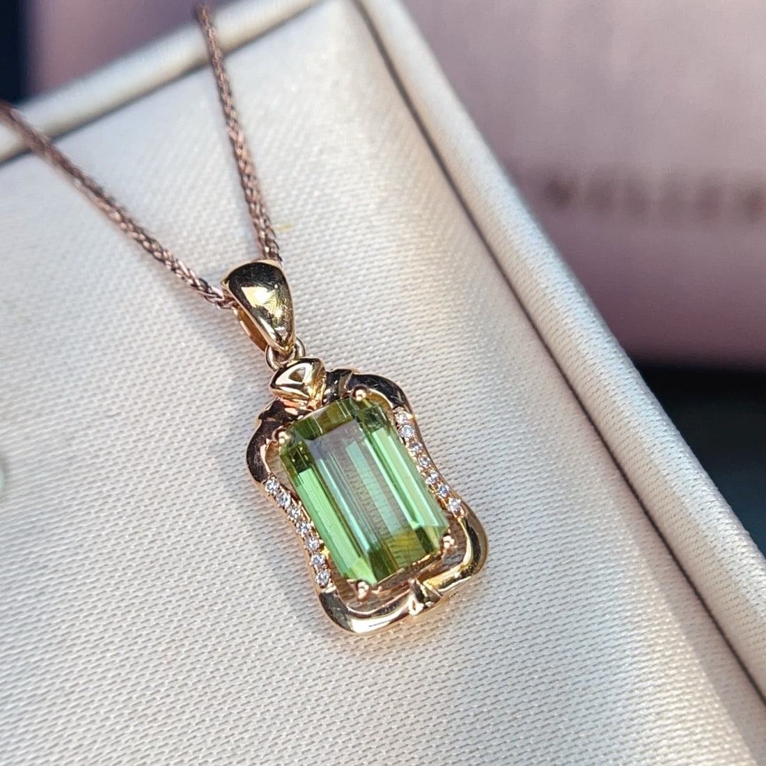 14k Gold 2.74 Ctw Natural Tourmaline & Diamond Pendant( Without Chain ): Ref:231174233 // gold content:14k gold // main gemstone:tourmaline // shape:octagonal // carat weight:2. 7ct // color:green // treatment:natural // // adjacent gemstone 2 : diamond // number of
