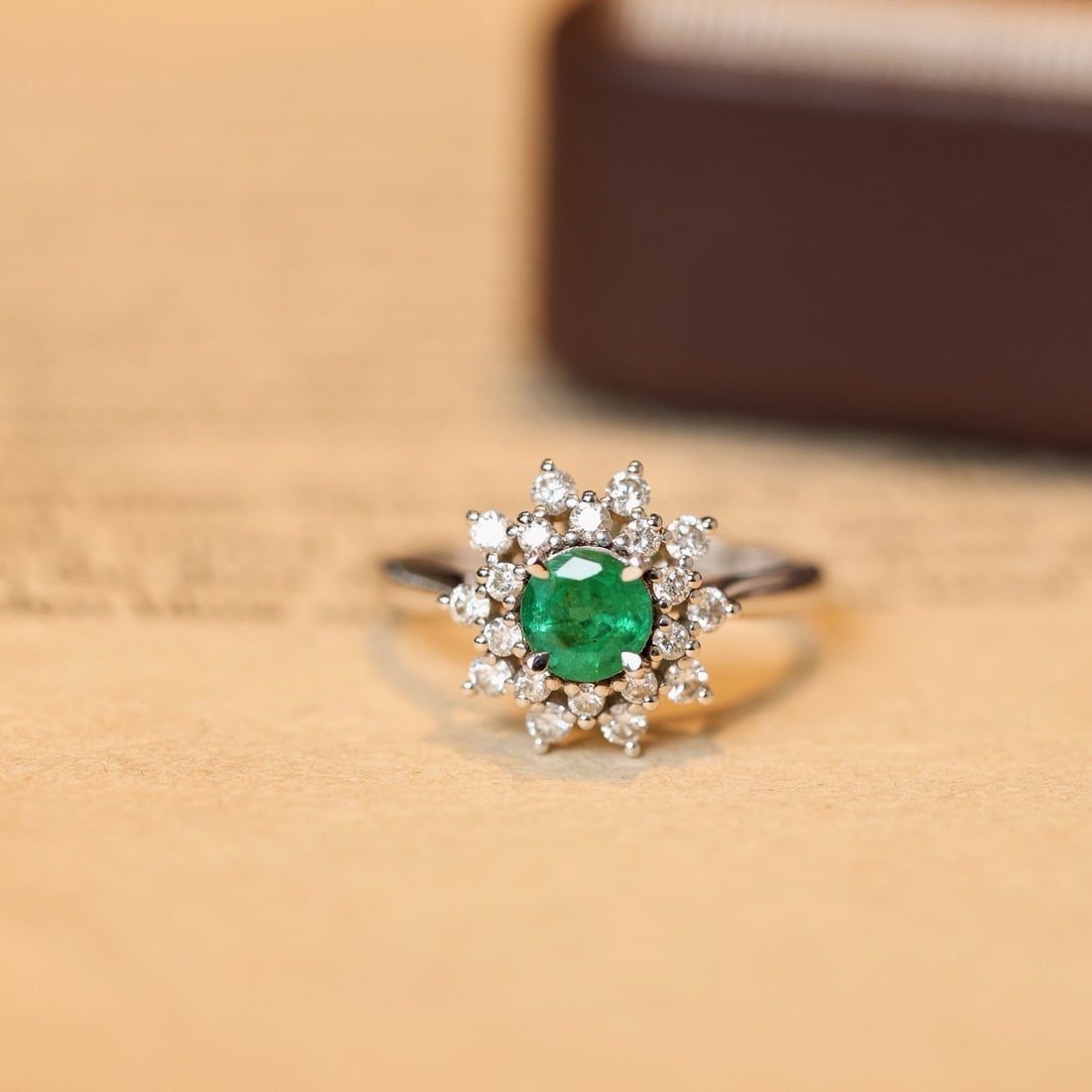 14k Gold 1.05 Ctw Natural Emerald & Diamond Ring - 2