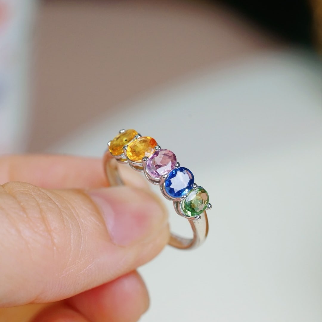 14k Gold 2.00 Ct Natural Sapphire Ring: Ref:231174228 // gold content:14k gold // ring size:7. 25us // // main gemstone:sapphire // shape:oval // carat weight:2. 00ct // color:color // treatment:natural // Low Estimate: 2600 High Estimate: 