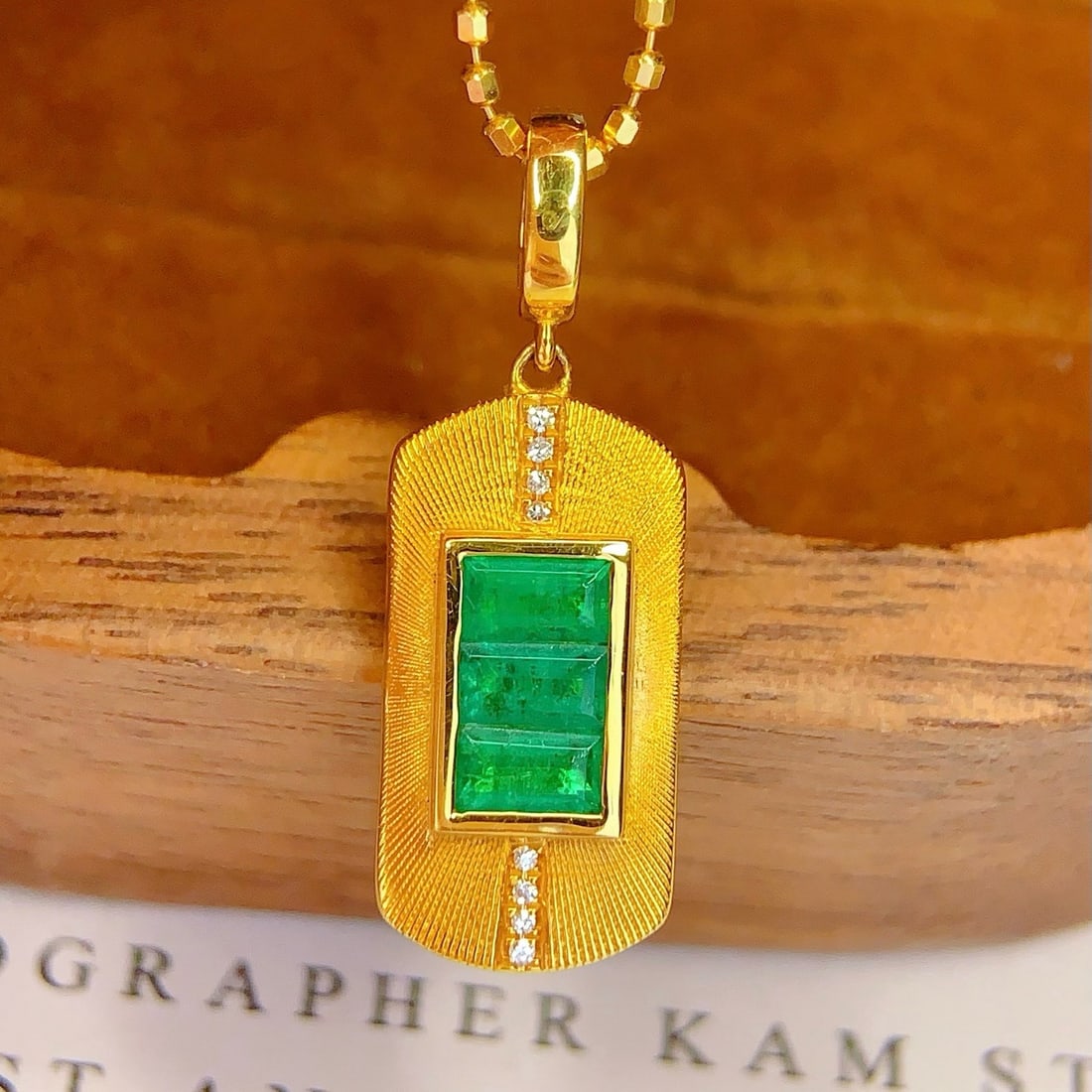 14k Gold 0.8 Ct Natural Emerald & Diamond Pendant( Without Chain ): Ref:231174239 // gold content:14k gold // main gemstone:emerald // shape:rectangle // carat weight:0. 8ct // color:green // treatment:natural // // adjacent gemstone 2 : diamond // number of stones:8