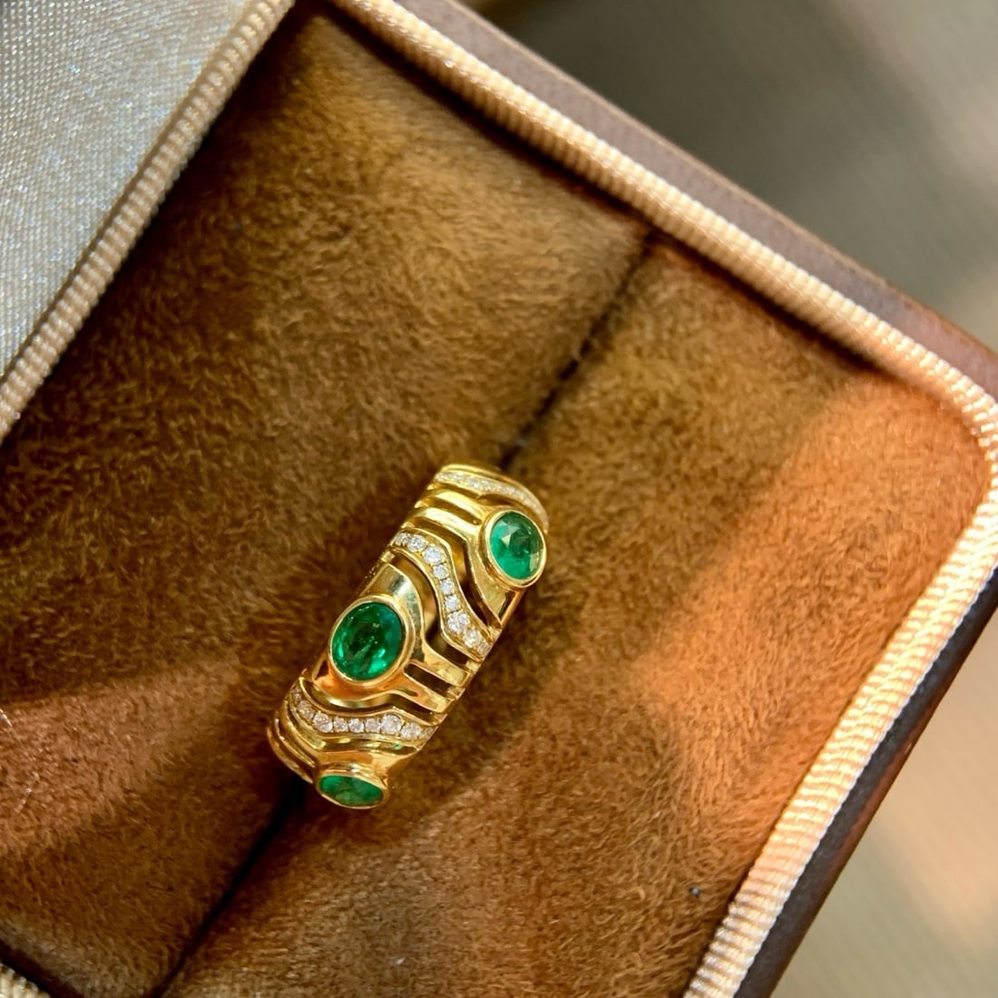 14k Gold 0.65 Ctw Natural Emerald & Diamond Ring - 3