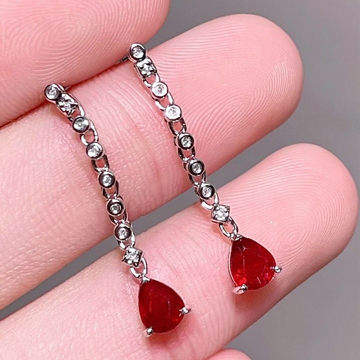14k Gold 1 Ct Vivid Red Natural Ruby & Diamond Earrings: Ref:231174246 // gold content:14k gold // main gemstone:ruby // shape:pear // carat weight:1ct // color:vivid red // treatment:natural // // adjacent gemstone 2 : diamond // number of stones:16 // sha