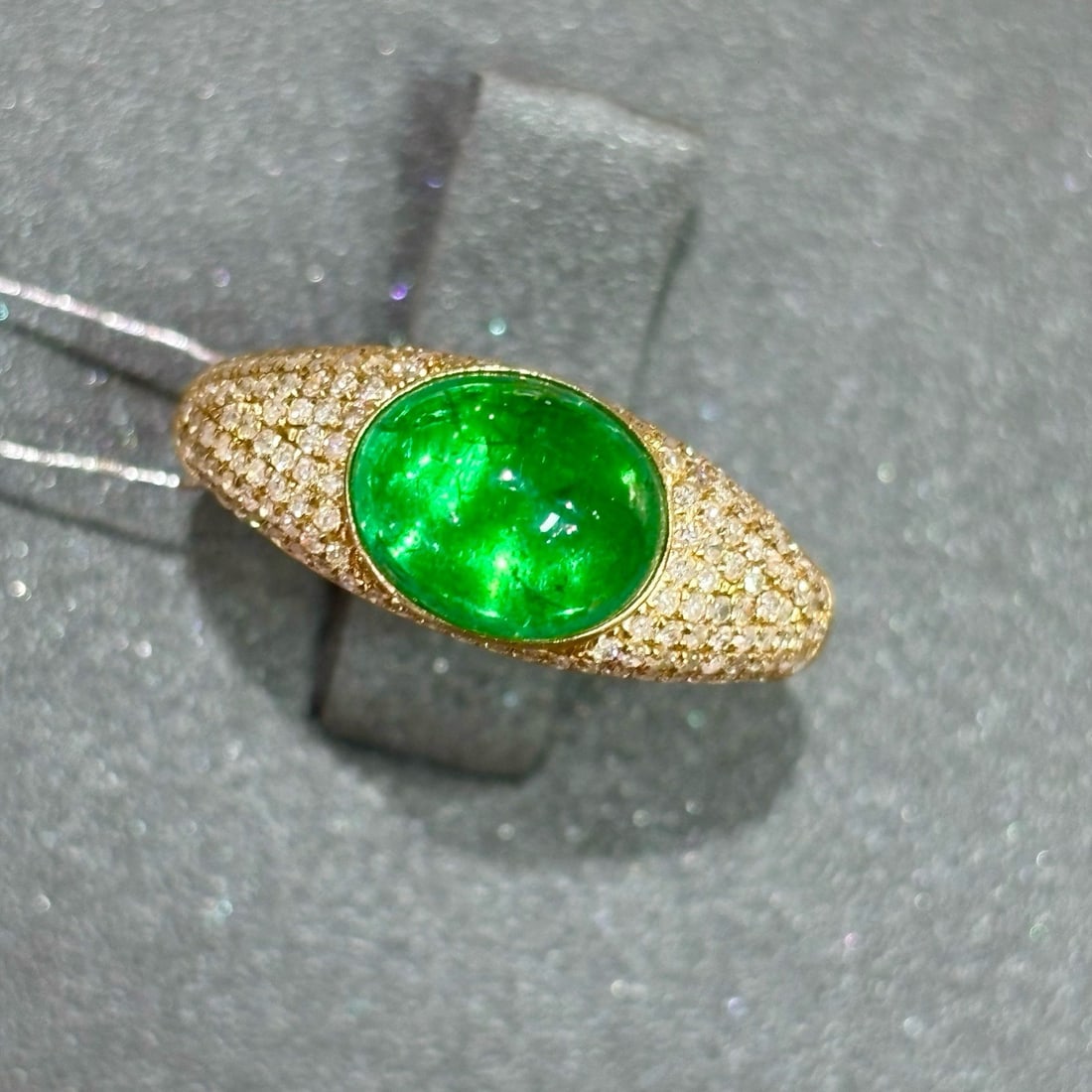 14k Gold 2.1 Ct Natural Emerald & Diamond Ring (1 of 8)