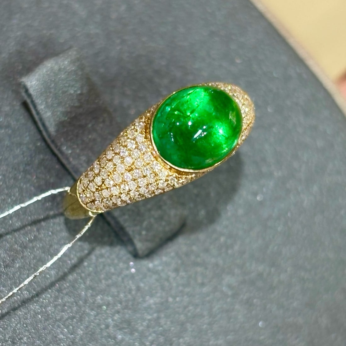 14k Gold 2.1 Ct Natural Emerald & Diamond Ring - 4
