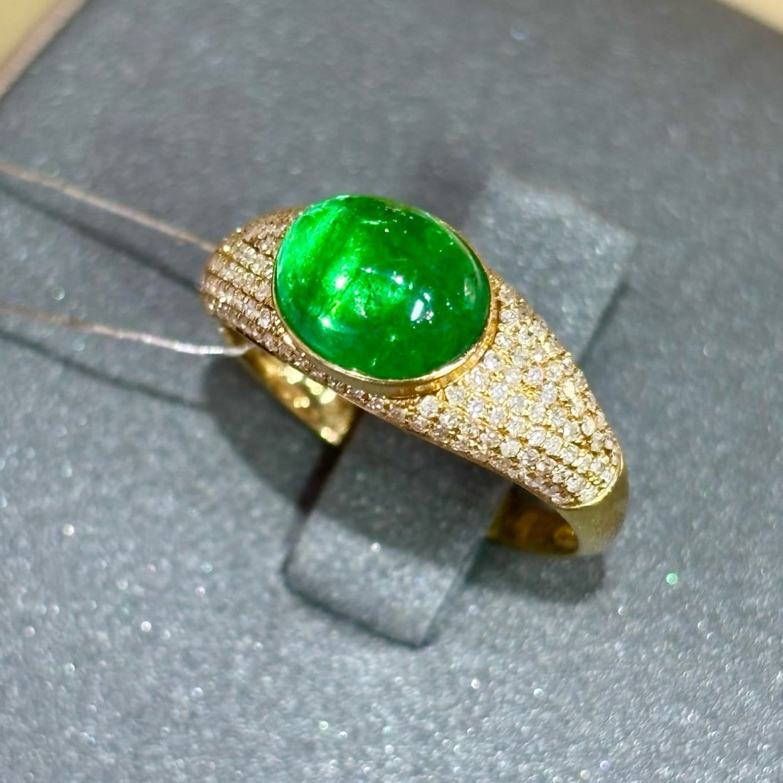 14k Gold 2.1 Ct Natural Emerald & Diamond Ring - 6