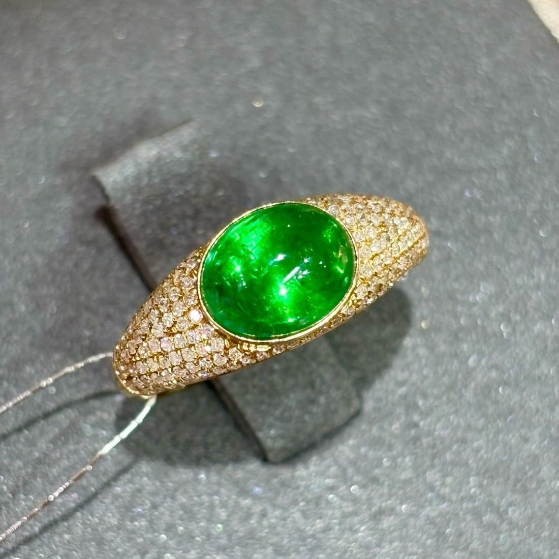 14k Gold 2.1 Ct Natural Emerald & Diamond Ring - 7