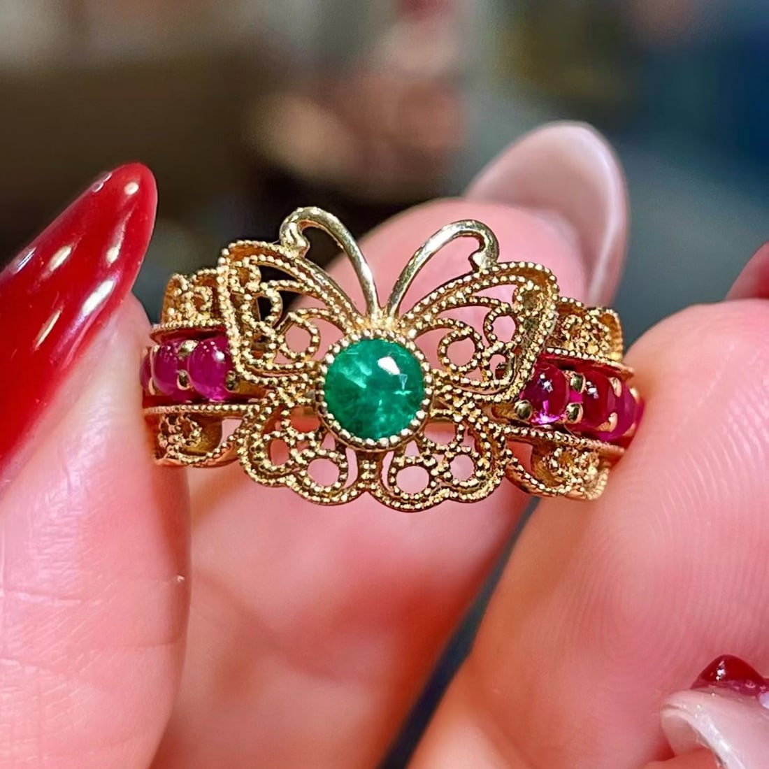 14k Gold 0.96 Ctw Natural Emerald & Ruby & Butterfly Ring: Ref:231174250 // gold content:14k gold // ring size:7. 25us // // main gemstone:emerald // shape:round // carat weight:0. 20ct // color:green // treatment:natural // cut grade:g // // adjacent