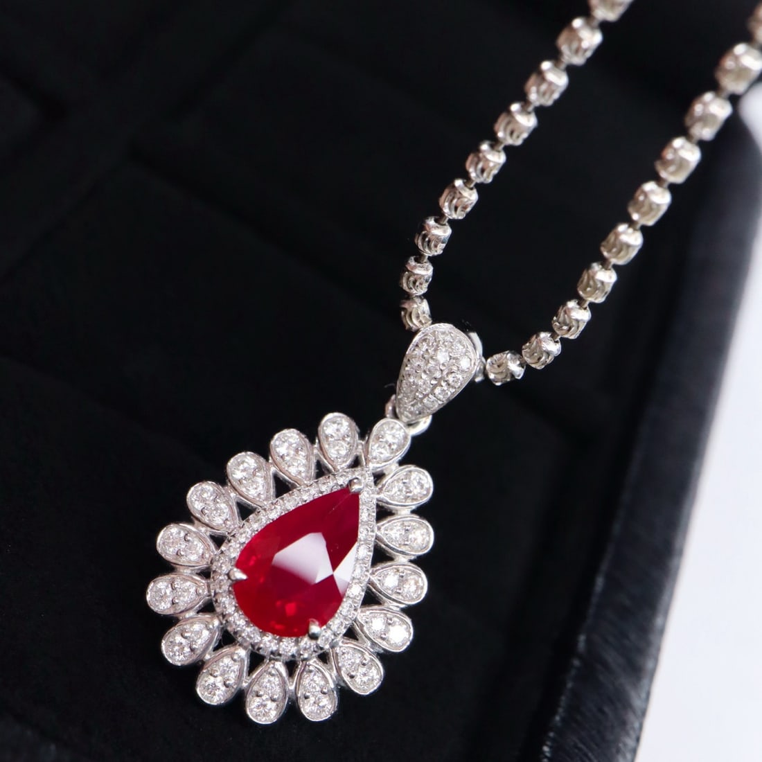 14k Gold 1.46 Ctw Vivid Red Natural Ruby & Diamond Pendant( Without Chain ): Ref:231174251 // gold content:14k gold // main gemstone:ruby // shape:pear // carat weight:1. 10ct // color:vivid red // treatment:natural // // adjacent gemstone 2 : diamond // shape:round // carat