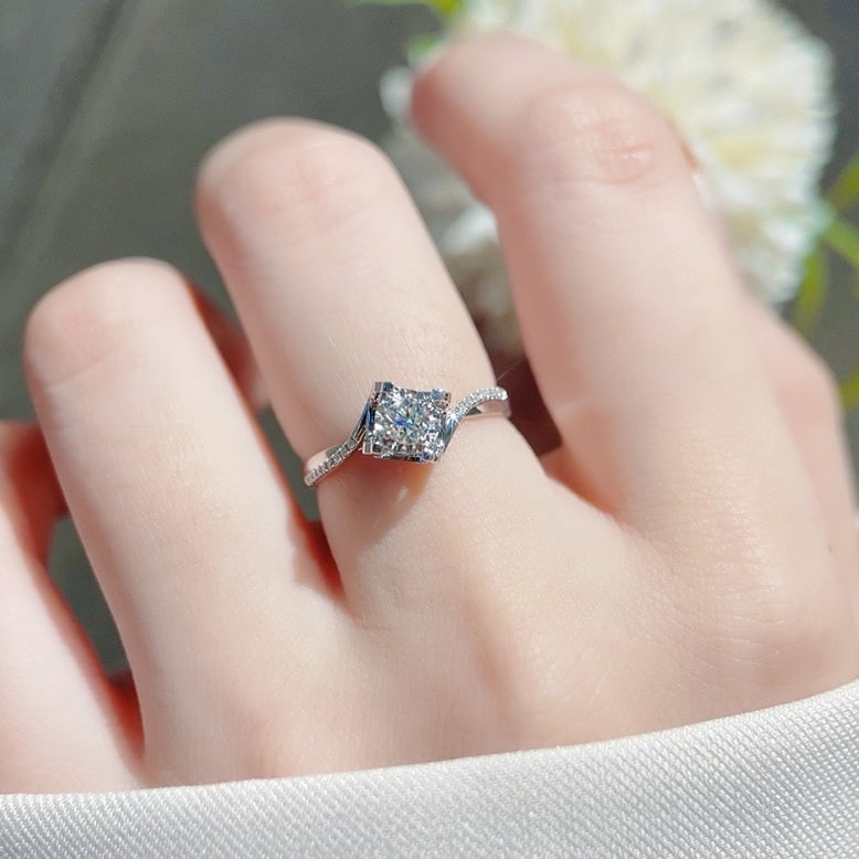 14k Gold 0.3 Ctw Natural H Diamond Ring - 4