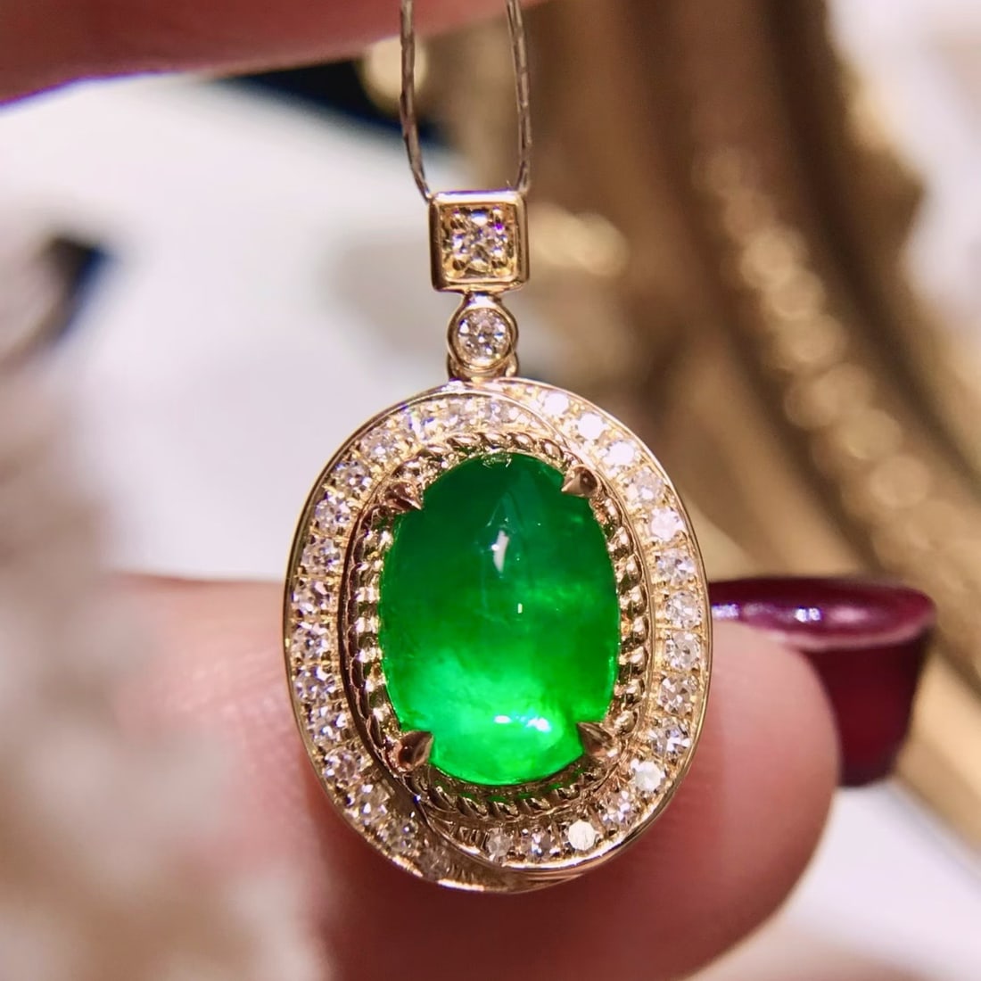 14k Gold 1.96 Ctw Natural Emerald & Diamond Pendant( Without Chain ): Ref:231174288 // gold content:14k gold // main gemstone:emerald // shape:oval // carat weight:1. 7ct // color:green // treatment:natural // // adjacent gemstone 2 : diamond // shape:round // carat