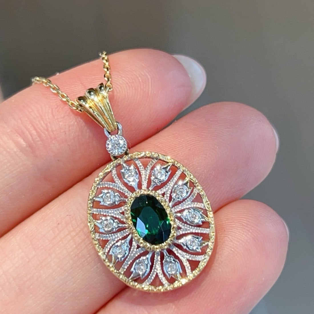 14k Gold 0.64 Ctw Natural Tsavorite & Diamond Pendant( Without Chain ): Ref:231174299 // gold content:14k gold // main gemstone:tsavorite // shape:oval // carat weight:0. 56ct // color:green // treatment:natural // // adjacent gemstone 2 : diamond // shape:round // carat