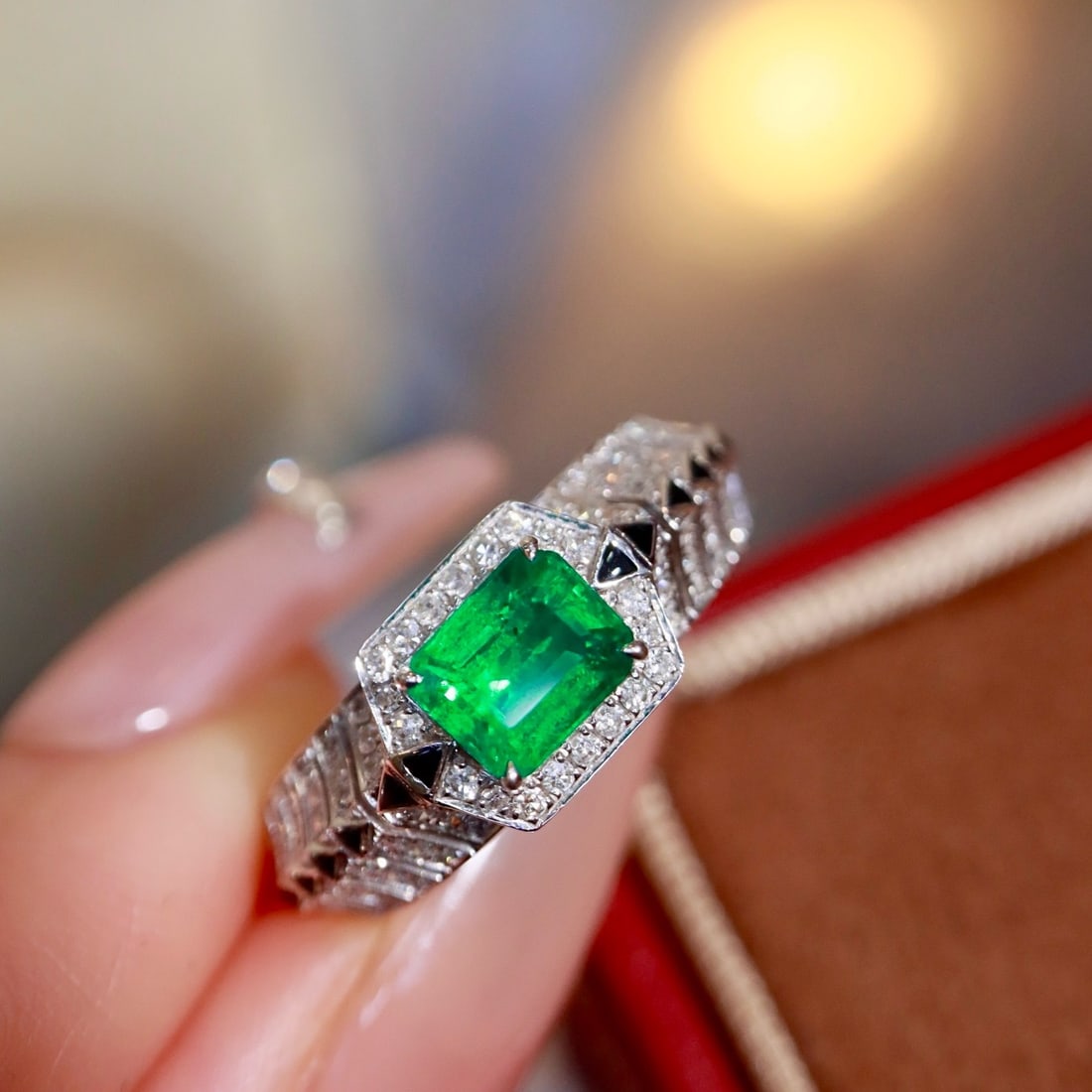 14k Gold 1.00 Ctw Vivid Green Natural Emerald & Diamond Ring - 6