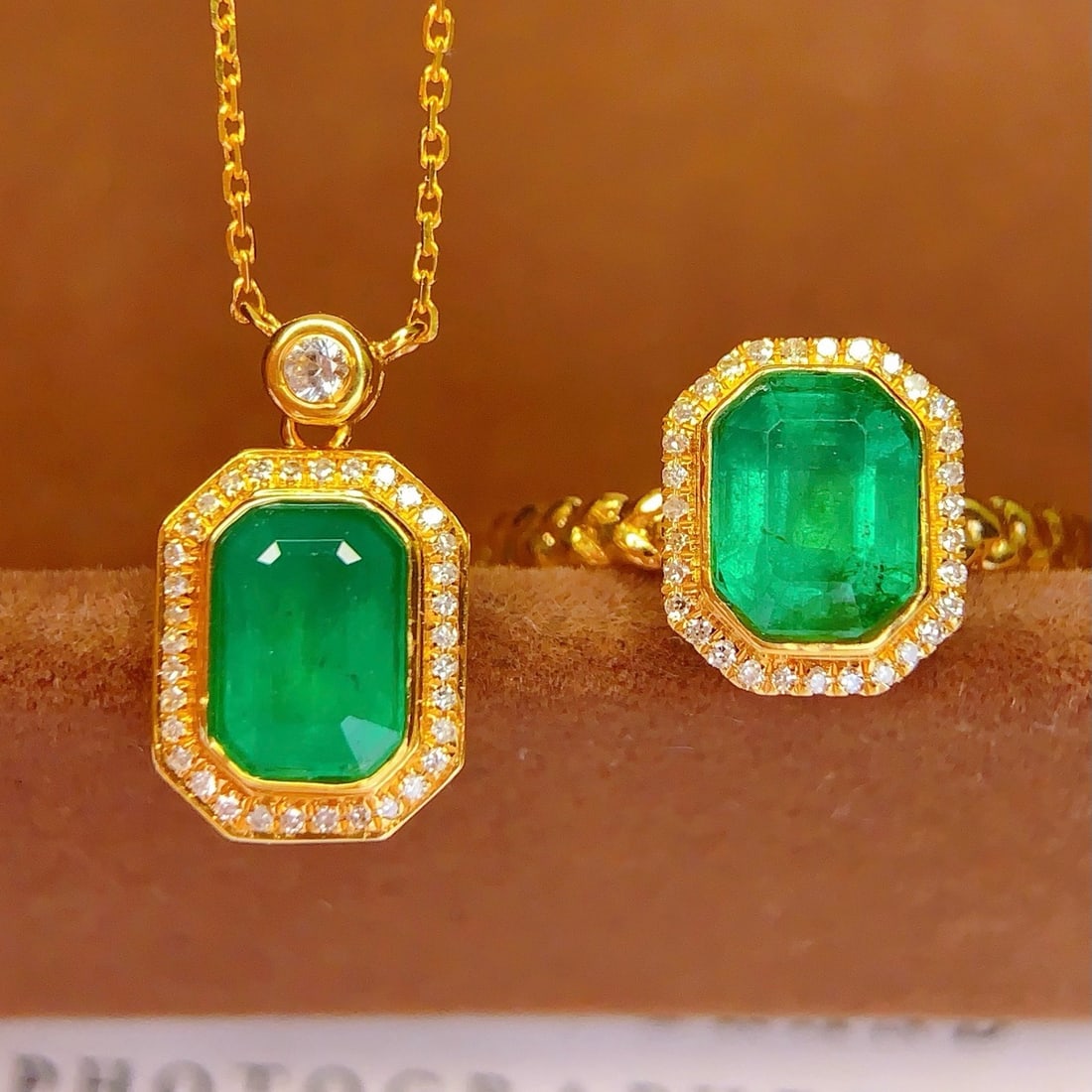 14k Gold 2.5 Ctw Natural Emerald & Diamond Jewelry Set - 2