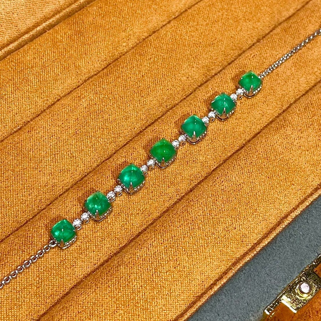 14k Gold 6.70 Ctw Natural Emerald & Diamond Bracelet - 6