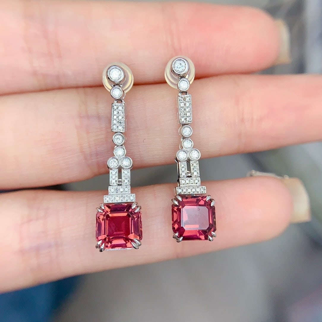 14k Gold 4.9 Ct Natural Tourmaline & Diamond Earrings: Ref:231174330 // gold content:14k gold // main gemstone:tourmaline // shape:octagonal // carat weight:4. 9ct // color:red // treatment:natural // // adjacent gemstone 2 : diamond // shape:round //