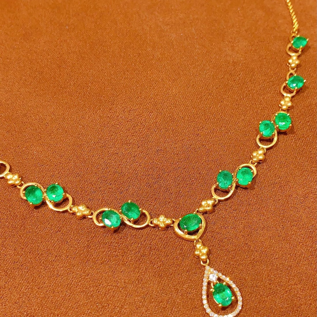 14k Gold 5.82 Ct Natural Emerald & Diamond Necklace - 2