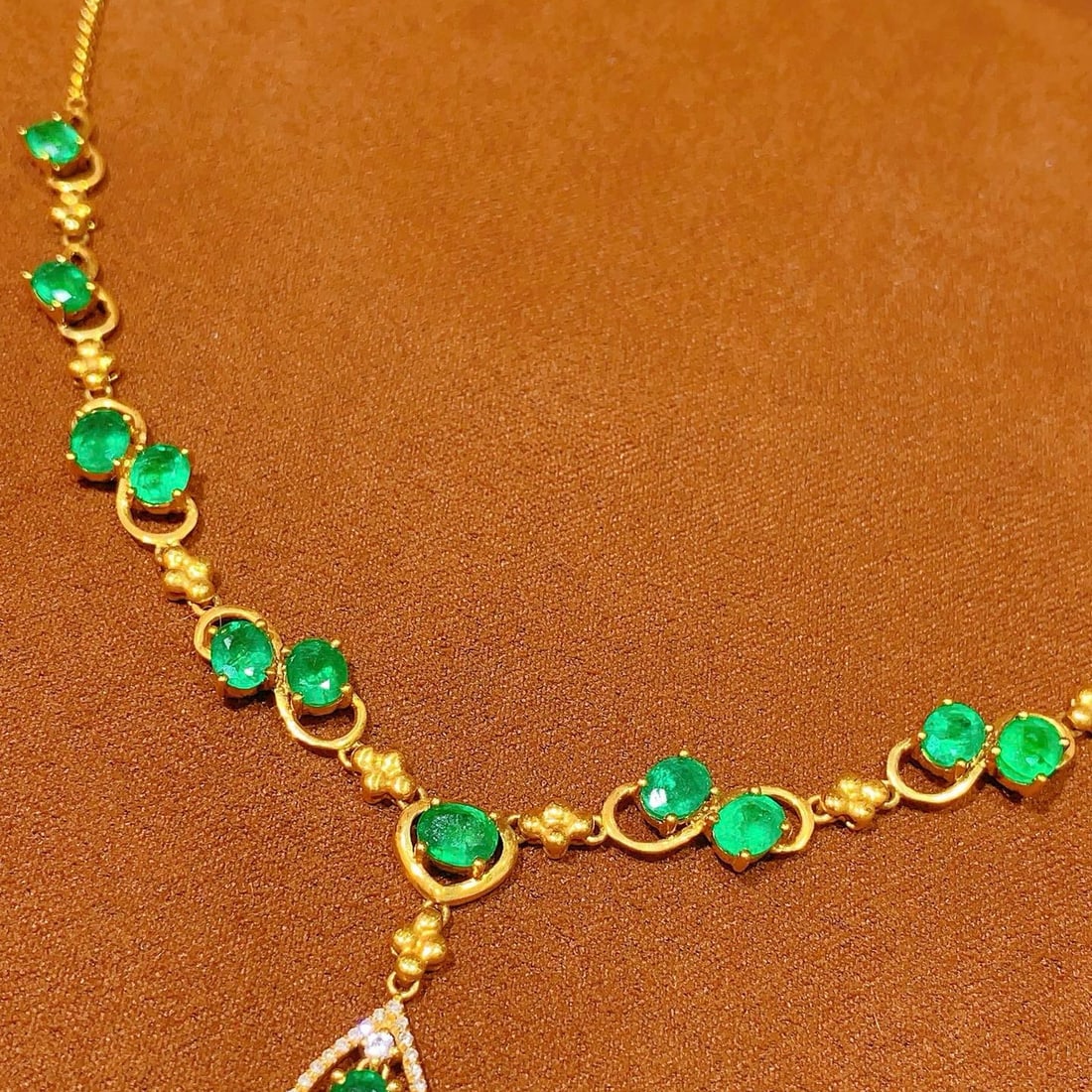 14k Gold 5.82 Ct Natural Emerald & Diamond Necklace - 6