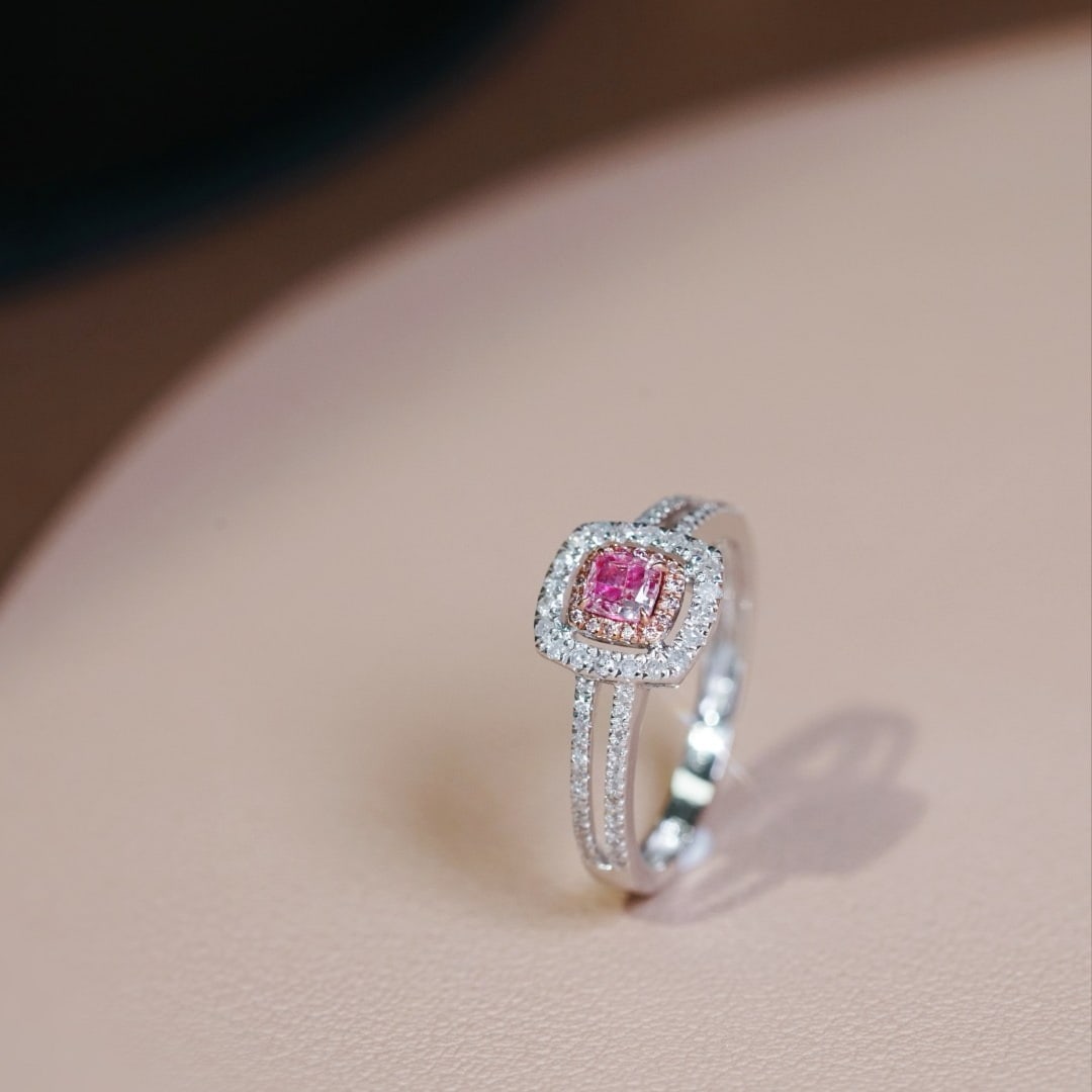 14k Gold 0.50 Ctw Natural Pink Diamond & Diamond Ring: Ref:231174388 // gold content:14k gold // ring size:7. 25us // // main gemstone:pink diamond // shape:cushion // carat weight:0. 25ct // color:pink // treatment:natural // // adjacent gemstone 2 :
