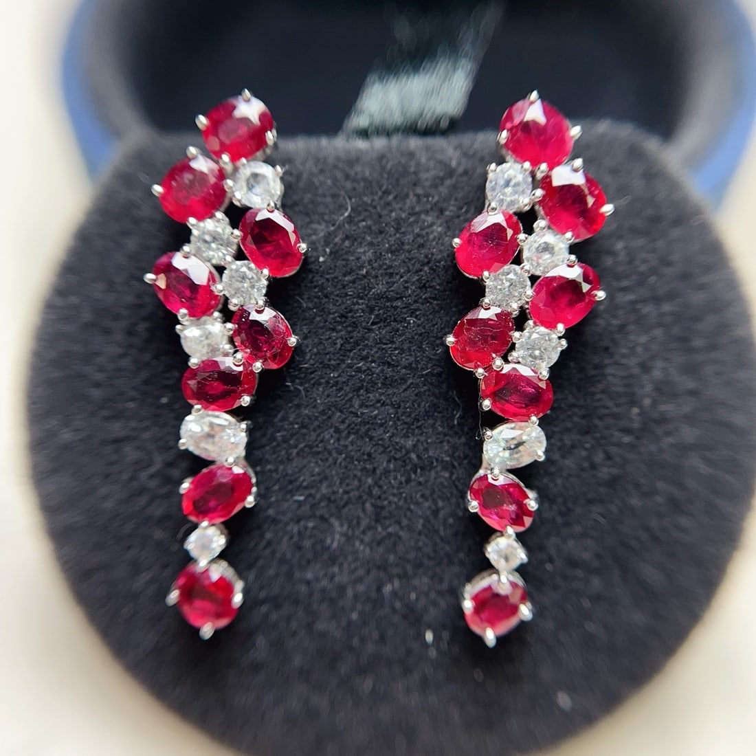 14k Gold 3.60 Ct Natural Ruby & Sapphire Earrings: Ref:231174366 // gold content:14k gold // main gemstone:ruby // shape:oval // carat weight:3. 60ct // color:red // treatment:natural // // adjacent gemstone 2 : sapphire // number of stones:12 //