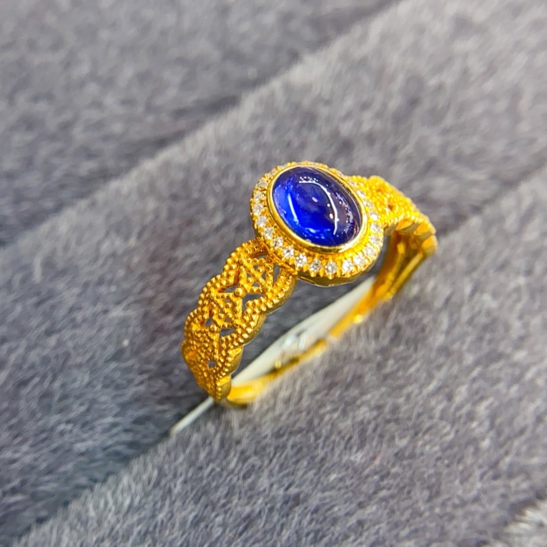14k Gold 0.8 Ct Natural Sapphire & Diamond Ring - 2