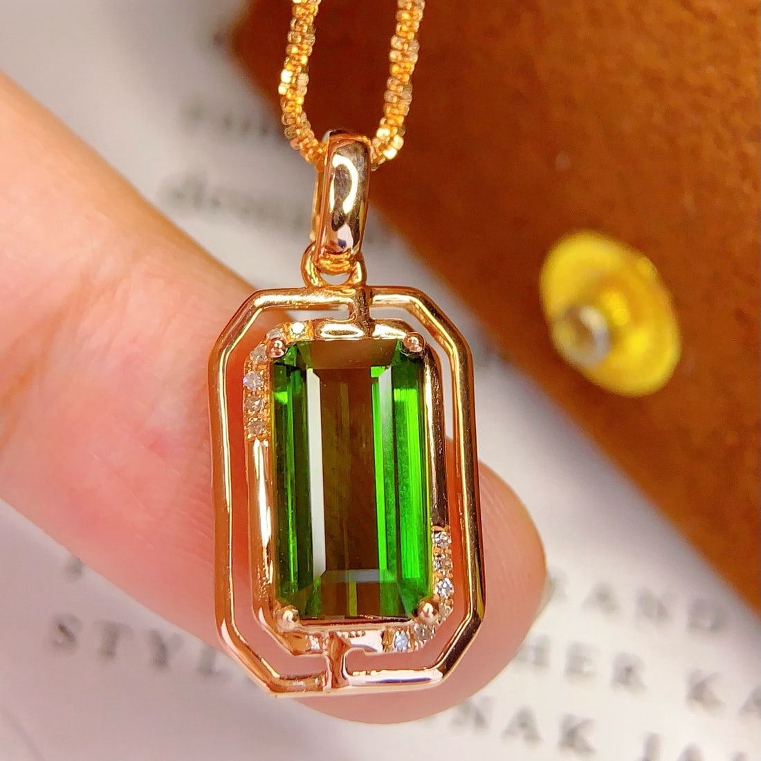14k Gold 3.25 Ct Natural Tourmaline & Diamond Pendant( Without Chain ): Ref:231174389 // gold content:14k gold // main gemstone:tourmaline // shape:octagonal // carat weight:3. 25ct // color:green // treatment:natural // // adjacent gemstone 2 : diamond // number of