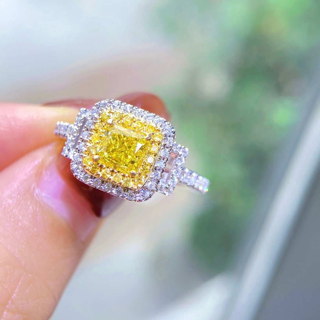 Gia Certified 14k Gold 1.46 Ctw Natural Yellow Diamond & Diamond Ring: Ref:231174394 // gold content:14k gold // ring size:7. 25us // // main gemstone:yellow diamond // certified:gia // shape:radiant // carat weight:1. 00ct // clarity grade:vs2 // color:yellow //