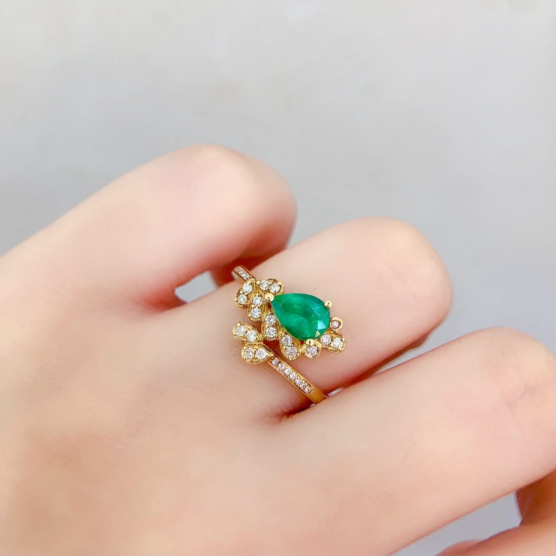 14k Gold 0.8 Ct Natural Emerald & Diamond Ring - 6