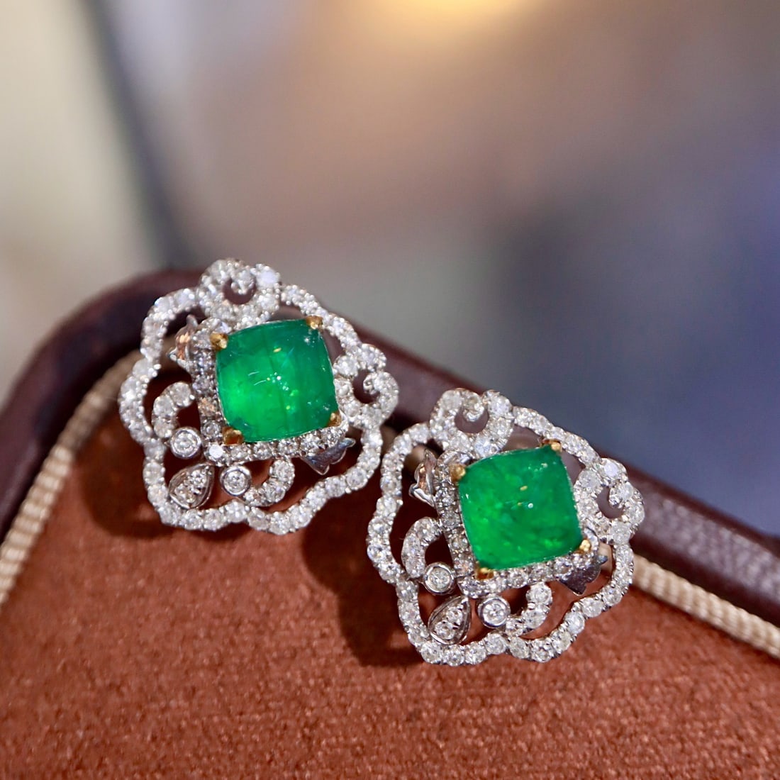 14k Gold 2.18 Ctw Natural Emerald & Diamond Earrings - 5