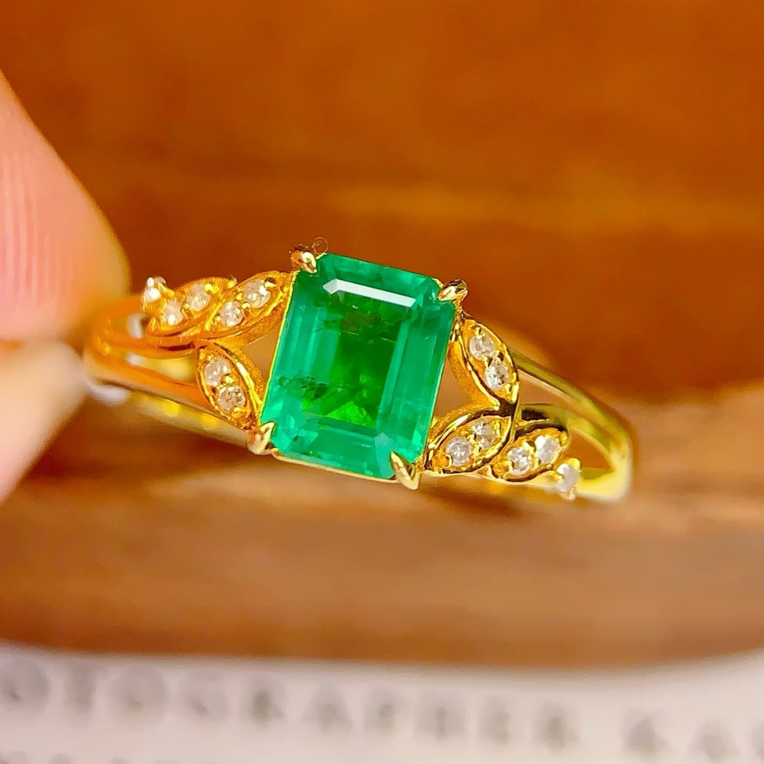 14k Gold 1.10 Ct Natural Emerald & Diamond Ring - 4