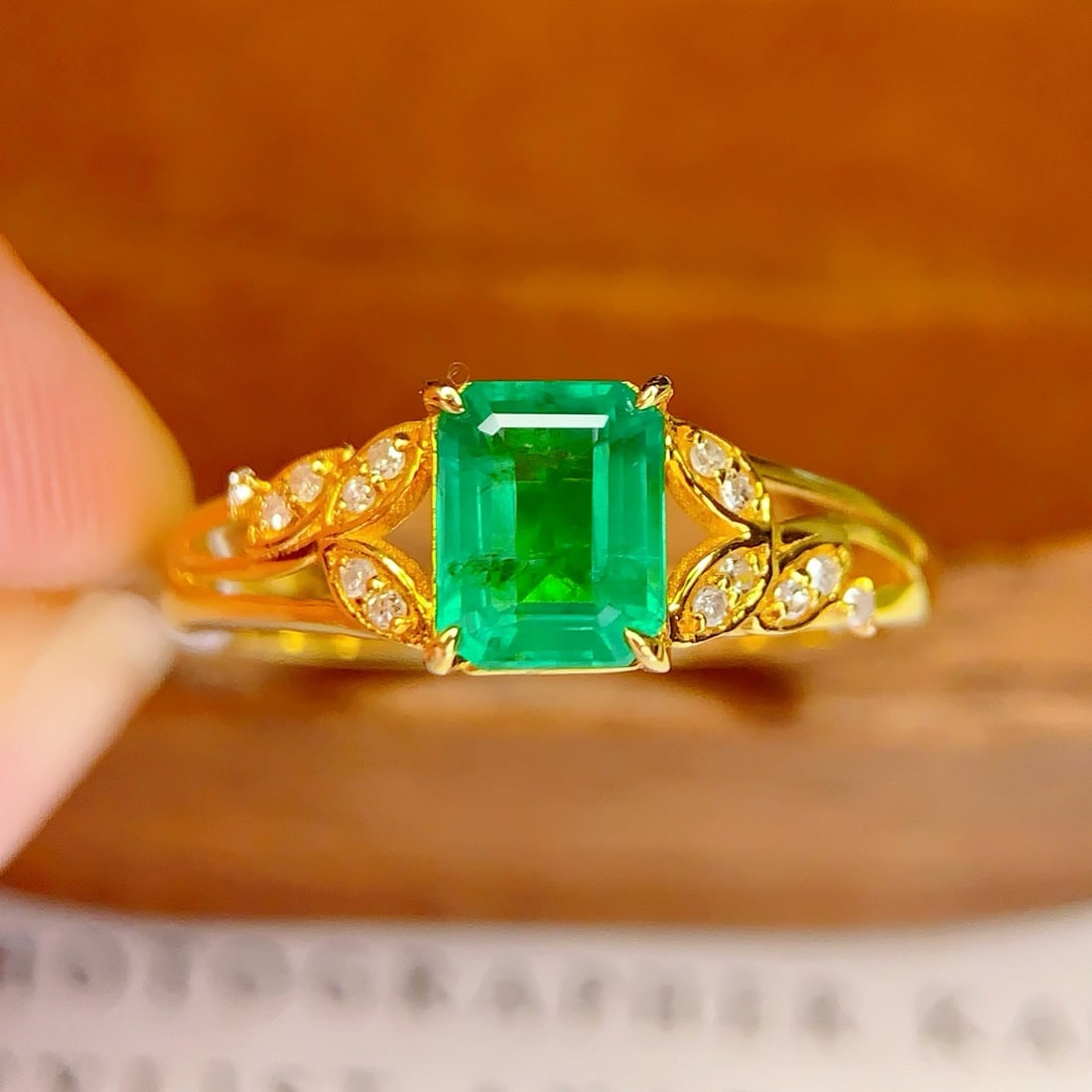 14k Gold 1.10 Ct Natural Emerald & Diamond Ring - 5