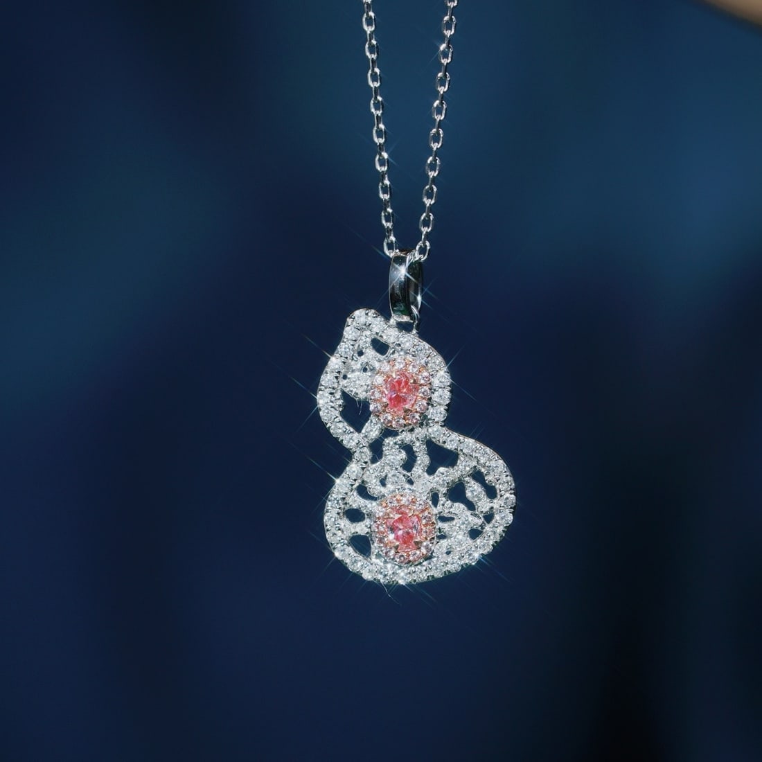 14k Gold 0.52 Ct Natural Color Diamond Necklace: Ref:231174414 // gold content:14k gold // main gemstone:diamond // shape:multiple // carat weight:0. 52ct // clarity grade:vs-si // color:color // treatment:natural // High Estimate: 6600 Low