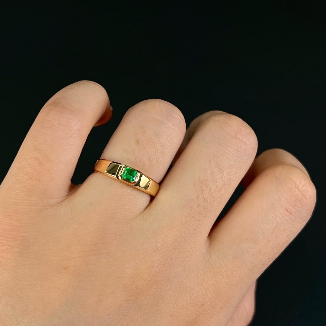 14k Gold 0.30 Ct Vivid Green Natural Emerald Ring - 2