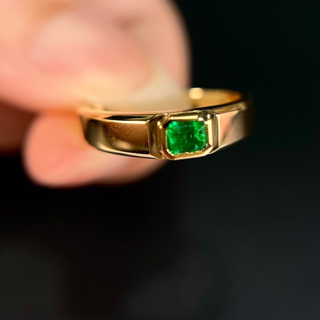 14k Gold 0.30 Ct Vivid Green Natural Emerald Ring - 5