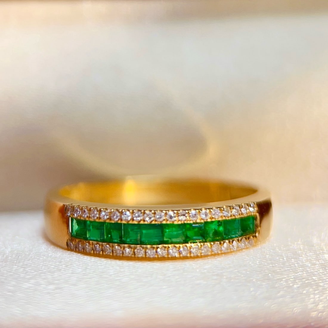 14k Gold 0.4 Ct Natural Emerald & Diamond Ring: Ref:231174417 // gold content:14k gold // ring size:7. 25us // // main gemstone:emerald // shape:square // carat weight:0. 4ct // color:green // treatment:natural // // adjacent gemstone 2 : diamond