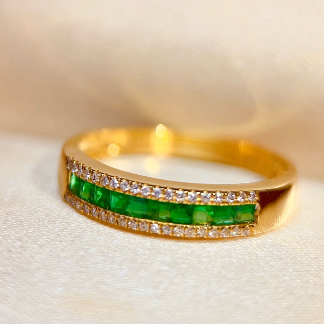 14k Gold 0.4 Ct Natural Emerald & Diamond Ring - 3