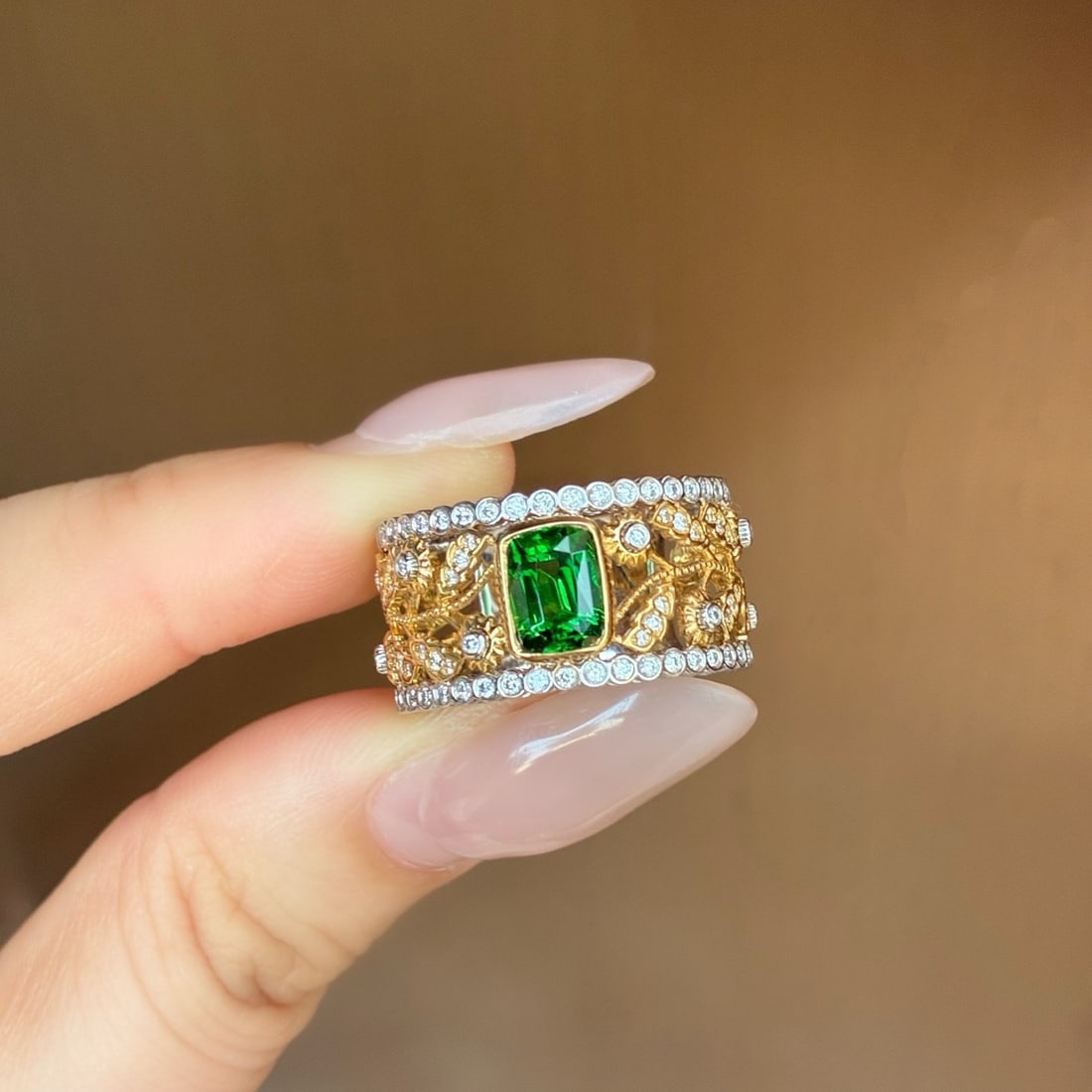 14k Gold 2.14 Ctw Vivid Green Natural Tsavorite & Diamond Ring - 2