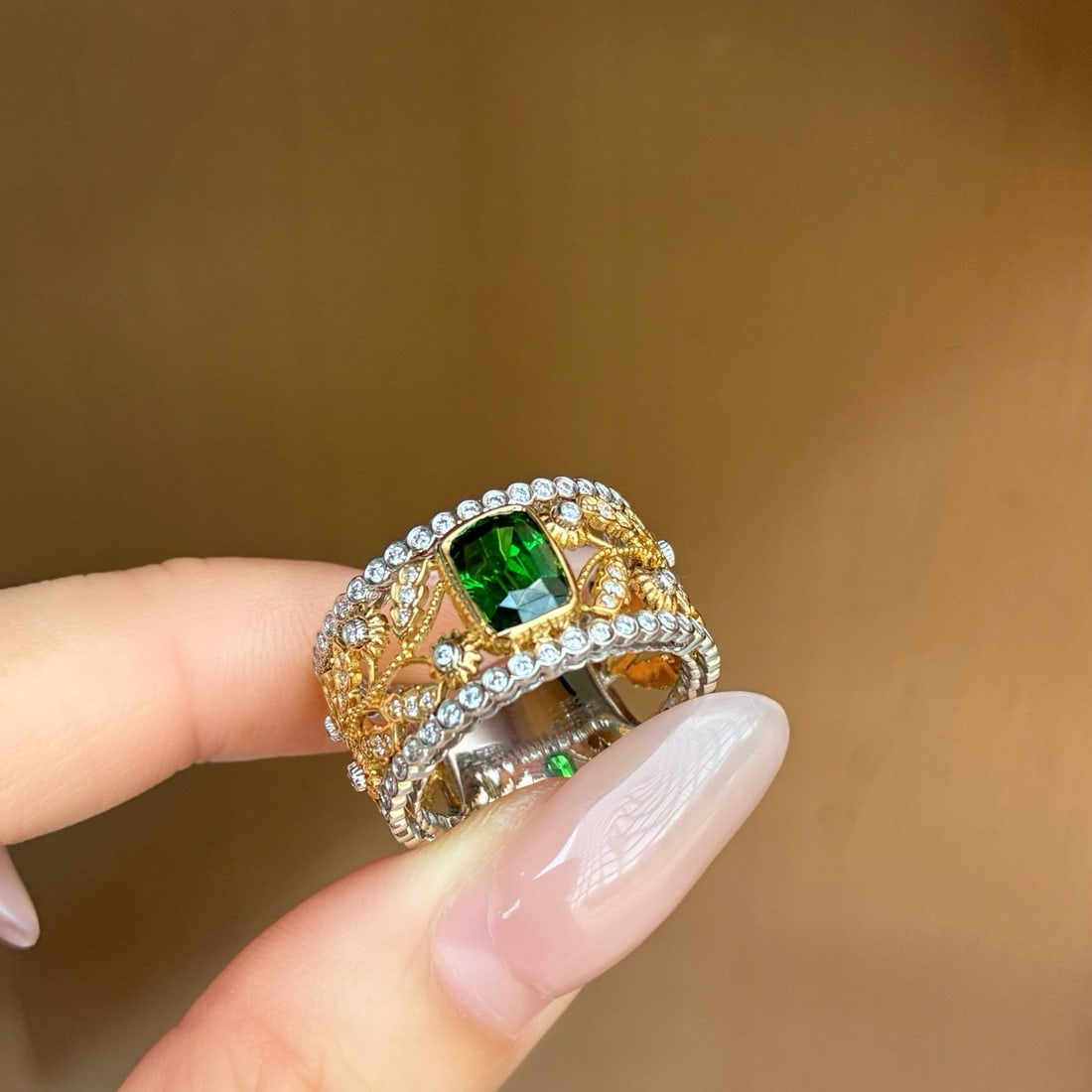 14k Gold 2.14 Ctw Vivid Green Natural Tsavorite & Diamond Ring - 3