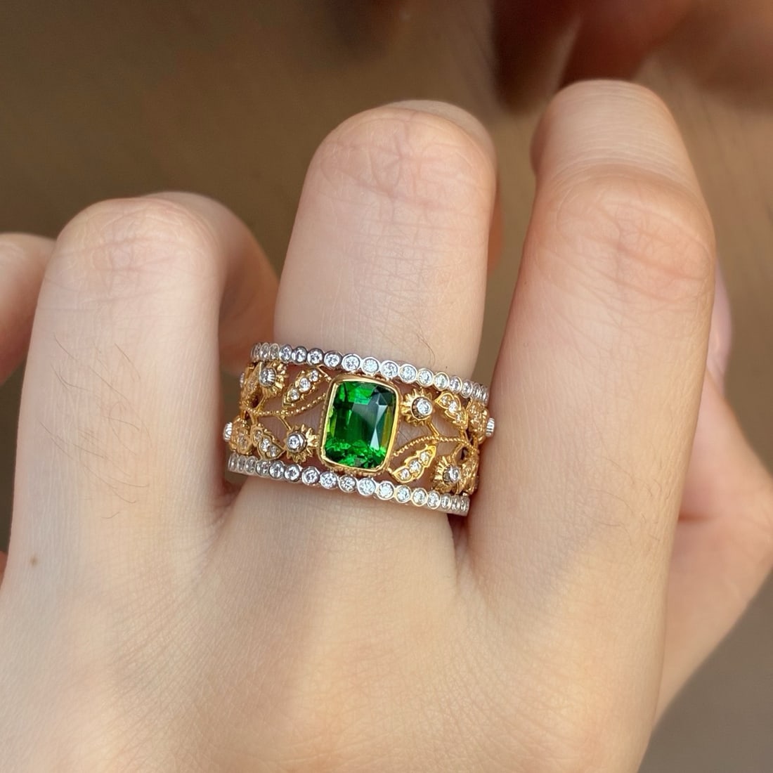 14k Gold 2.14 Ctw Vivid Green Natural Tsavorite & Diamond Ring - 4