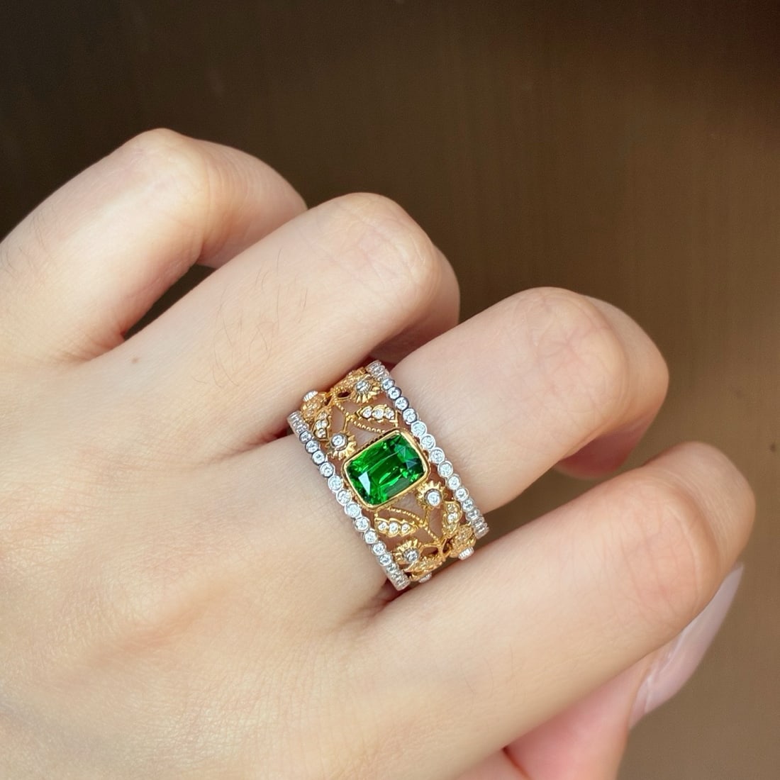 14k Gold 2.14 Ctw Vivid Green Natural Tsavorite & Diamond Ring - 6